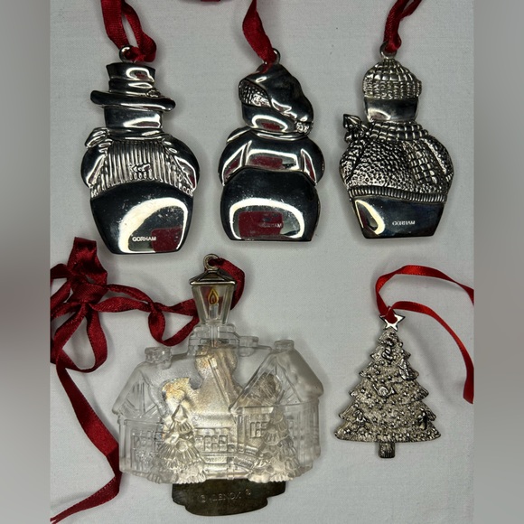 Set of 5 metal Christmas ornaments.3 Gorham snowman, 1 Lenox, 1 unmarked - Picture 2 of 8
